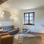 Villa Casale Bella 8&4, Emma *