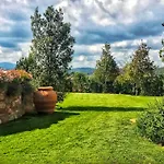 Casale Bella 8&4, Emma