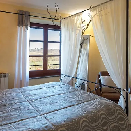 Casale Bella 8&4, Emma