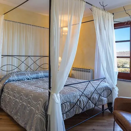 Casale Bella 8&4, Emma