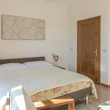 Villa Casale Bella 8&4, Emma