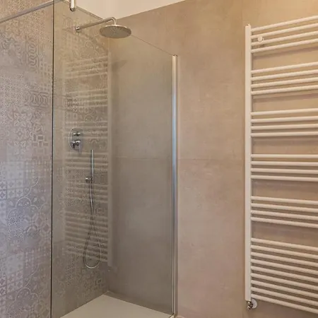 Villa Casale Bella 8&4, Emma *